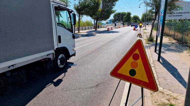 Riccione, problemi strutturali al ponte sul Marano: senso unico alternato in viale D’Annunzio