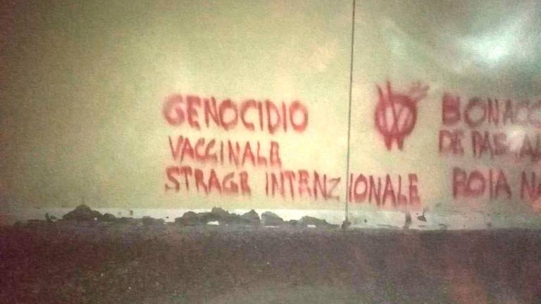 No vax a Cesena, non solo il Campus: vandalismi anche al cimitero di Diegaro - VIDEO