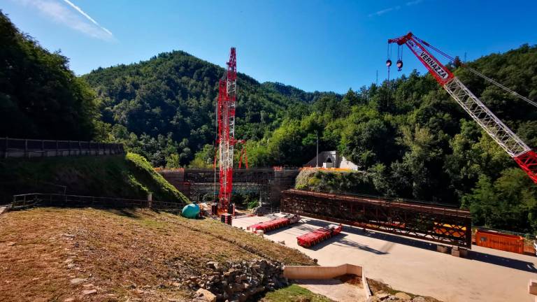 Il ponte sul Lamone a Fantino, nel comune di Marradi