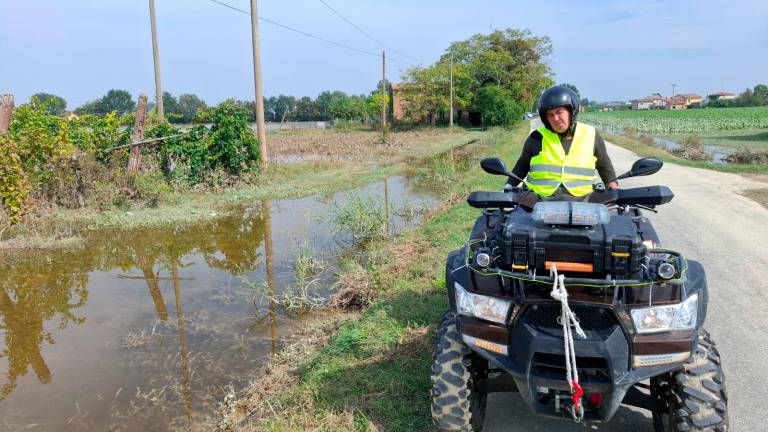 Cesena, angeli del fango in quad: «La situazione è ancora più grave di quel che si vede nei video»