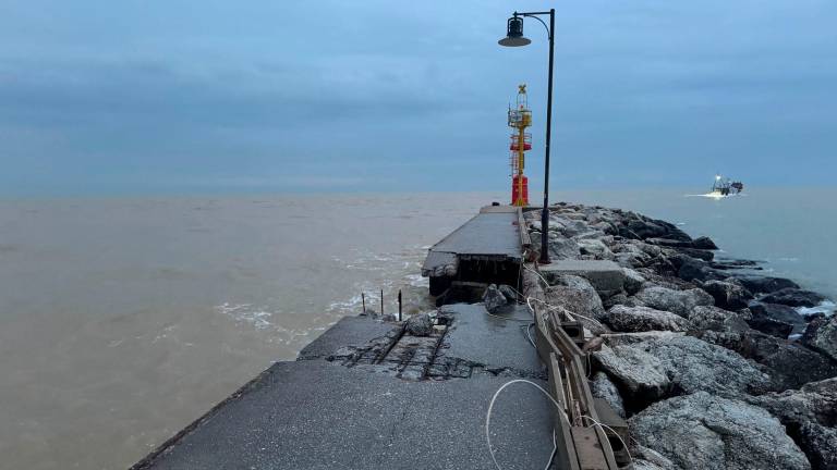 Gli effetti della mareggiata (foto e video Zanotti)