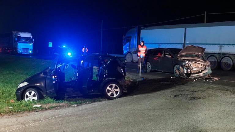 L’incidente lungo la SS16 (Foto Massimo Fiorentini)