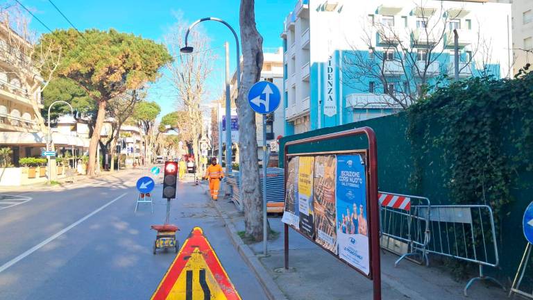 Riccione, via ai lavori ai marciapiedi in viale D’Annunzio