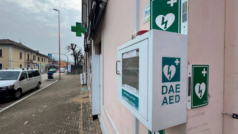 La postazione del defibrillatore a Borello, preso e usato dal medico salvatore