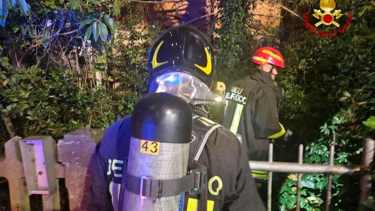 Forlì, incendio in una casa abbandonata in viale Vespucci