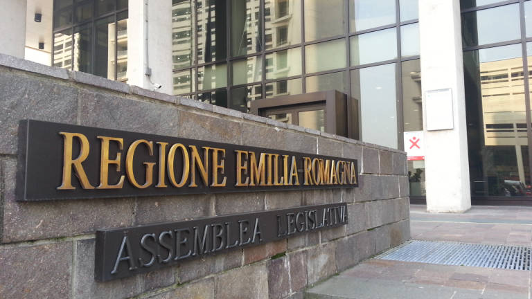 Inventa la fascia della Regione Emilia-Romagna: 5mila euro al vincitore del concorso
