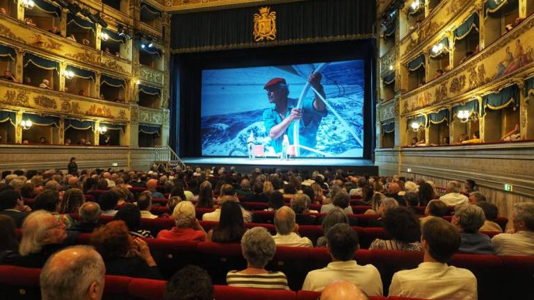 Ravenna teatro Alighieri pieno per il film su Raul Gardini Gallery