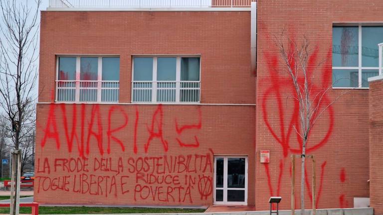 Raid no vax: devastata la sede universitaria di Cesena. Lattuca: «Faremo di tutto per individuarli» VIDEO GALLERY