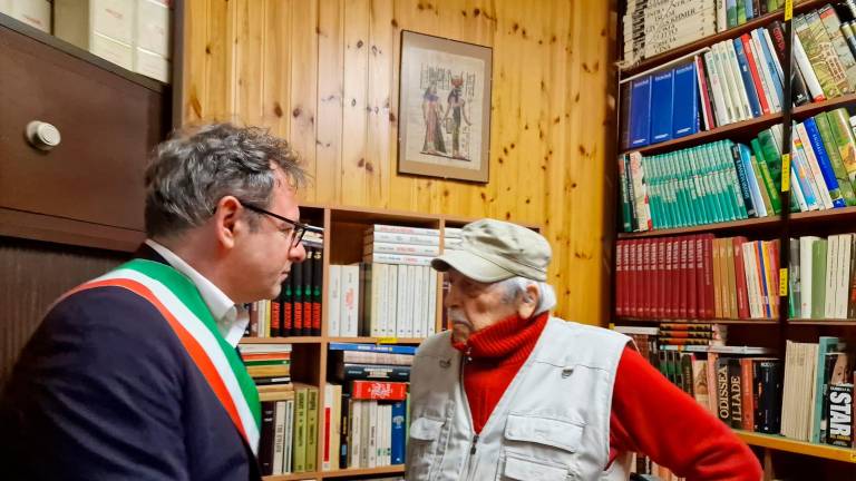 Faenza, i 100 anni di Luigi Montalti, amante dei viaggi e con una biblioteca di 5mila volumi