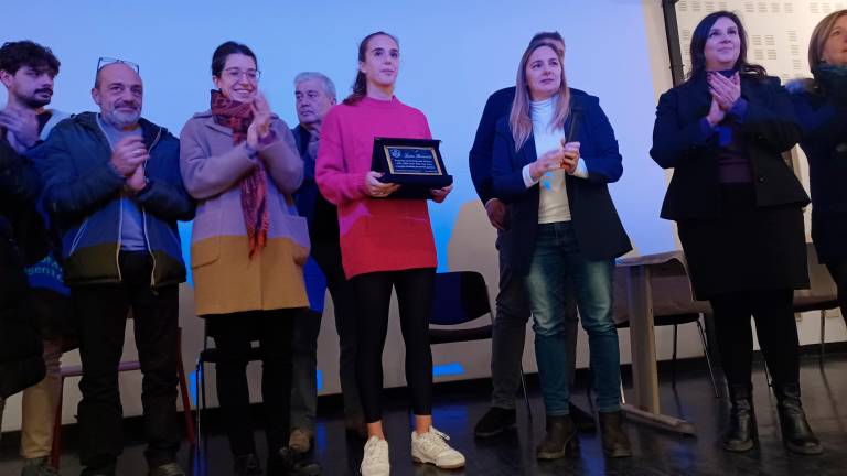 Tennis, la lezione di Lucia Bronzetti agli studenti di Verucchio: “Con una bella famiglia alle spalle, tutto è possibile”