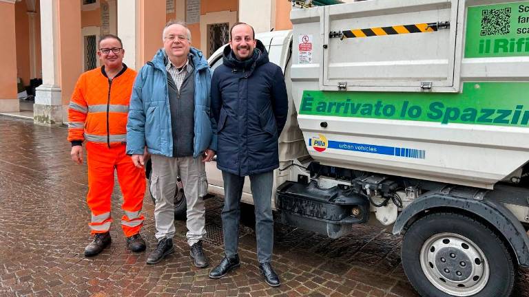 Uno spazzino al giorno per i rifiuti abbandonati: a Savignano parte il nuovo servizio