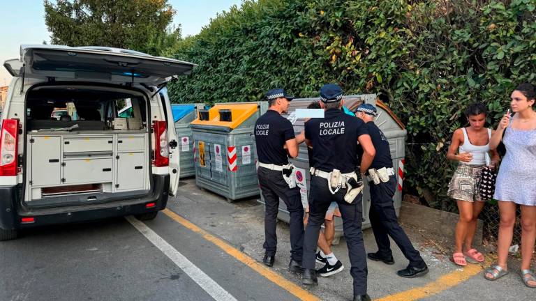 Incidente, insulti agli agenti che non lo facevano transitare: denunciato un motociclista a Cesena