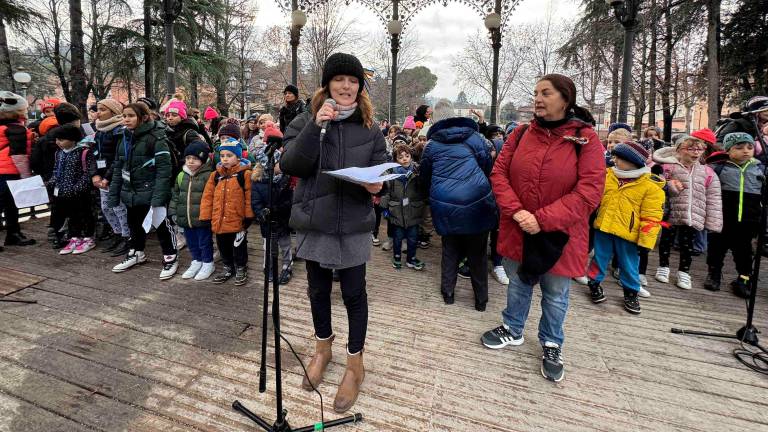 Una marcia per la pace come festa di Natale per le elementari di Villachiaviche