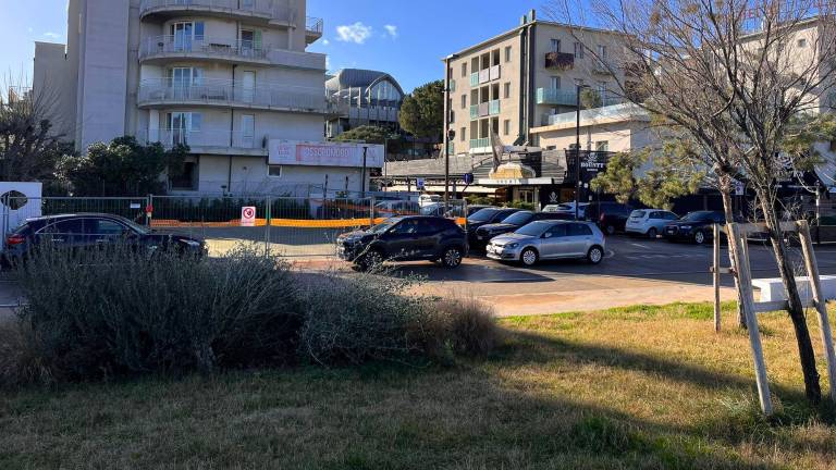 Rimini. Sosta selvaggia al parco del mare