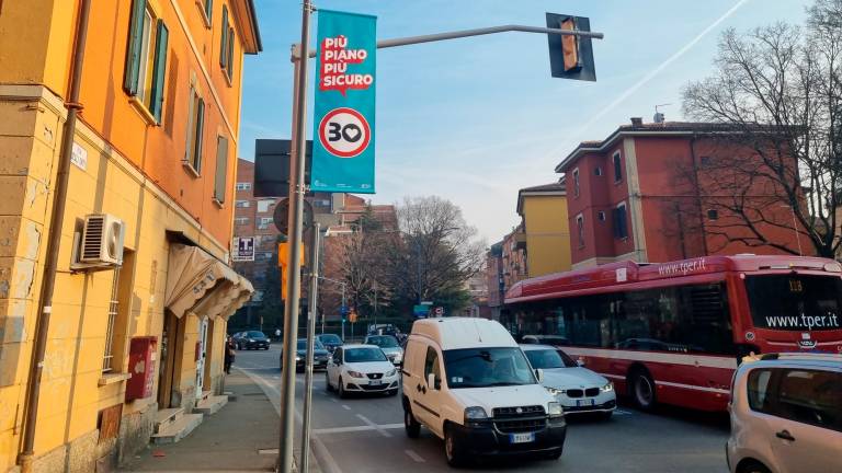 Bologna, sì al referendum consultivo contro la città a 30 all’ora