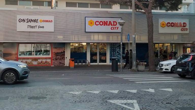 Il Conad in viale Vespucci rapinato domenica mattina