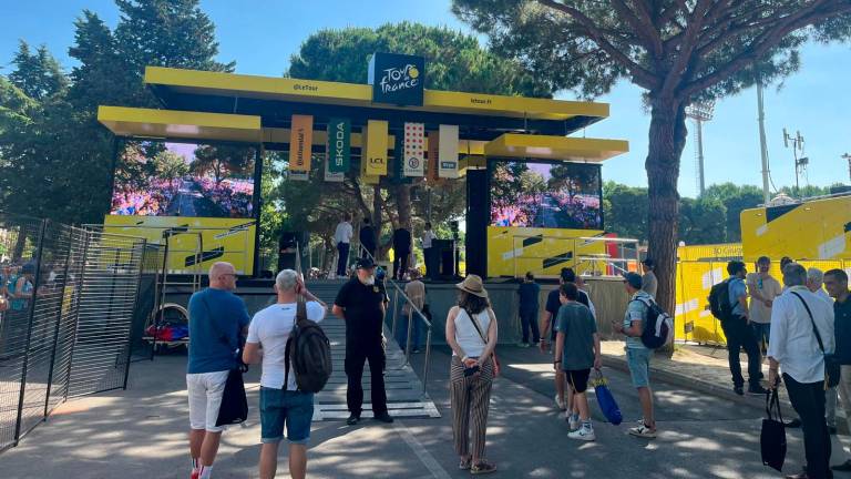 Cesenatico, il gran giorno del Tour: al villaggio anche i genitori di Marco Pantani - VIDEO GALLERY