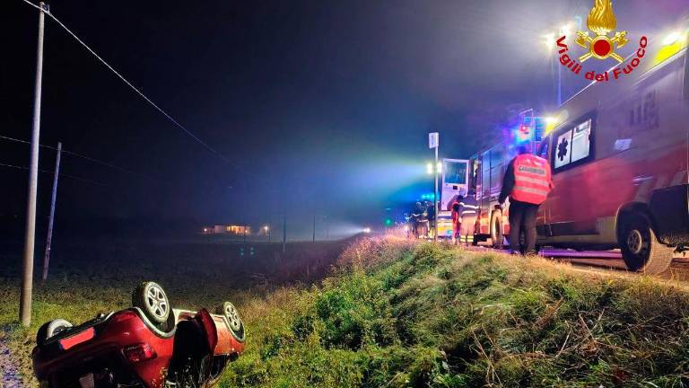 Incidente a Solarolo, auto fuori strada, una donna portata all’ospedale