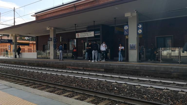 La linea ferroviaria che passa attualmente da Imola (foto Mmph)