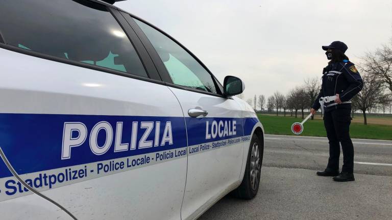 Bellaria Igea Marina. Turista 15enne ruba lo scooter e fugge all’alt: inseguito e fermato dalla polizia locale