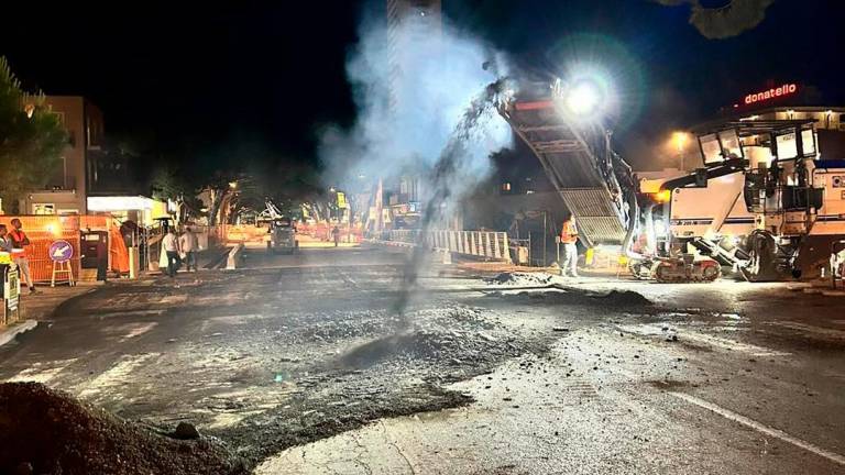 Asfaltato il ponte di viale Roma a Cesenatico: riaprirà nei prossimi giorni