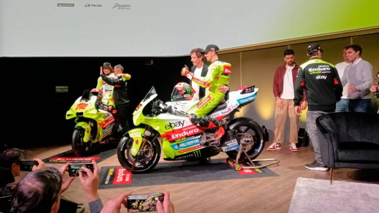 MotoGp, ecco la nuova moto di Bezzecchi: “È molto bella, spero sia anche molto veloce” VIDEO