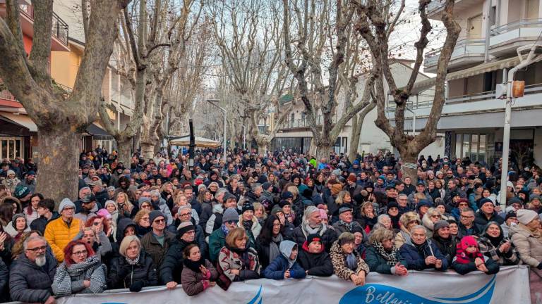 Bellaria, Orietta Berti “icona trasversale” canta per due ore davanti a 2.500 persone