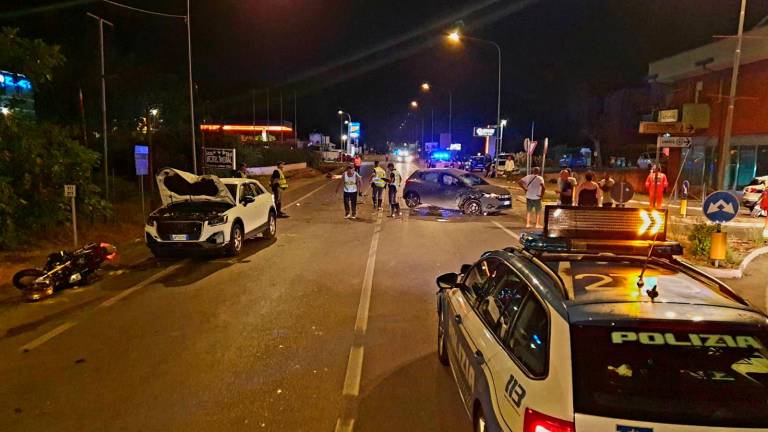 Misano, incidente: muore giovane motociclista, grave la 19enne in sella con lui VIDEO