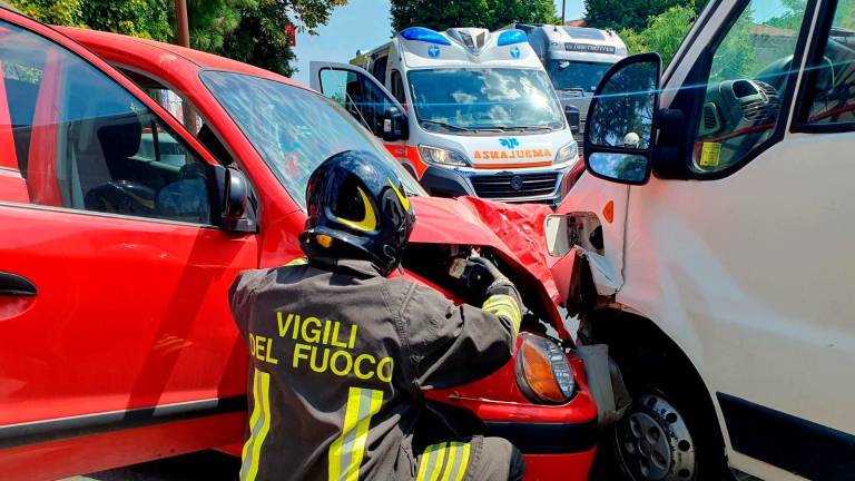 Rimini, incidente a Santa Giustina, gravi due giovani