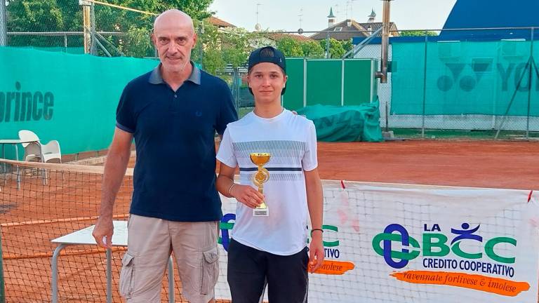 Tennis, De Vita e Picariello vincono il torneo giovanile di Russi