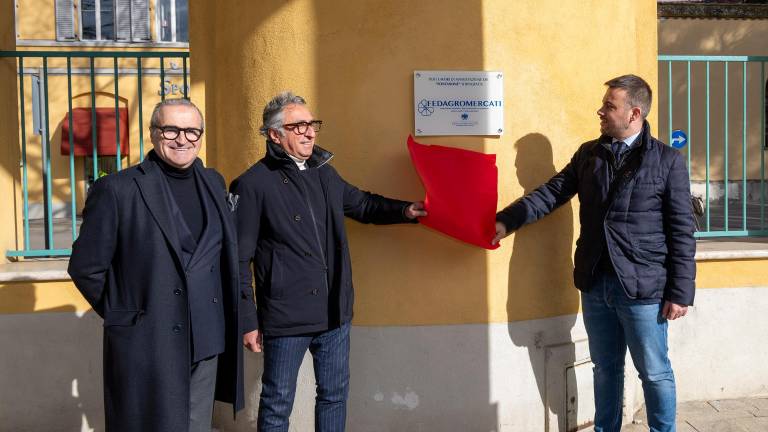 Imola, mercato ortofrutticolo: inaugurato l’ingresso riqualificato