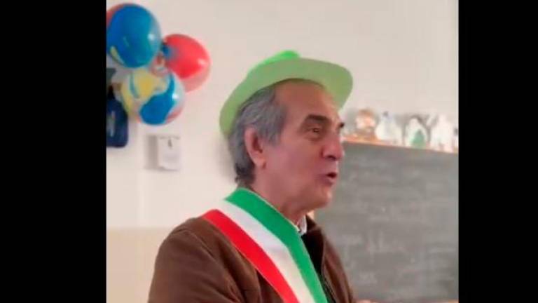 Forlì, il sindaco Zattini agli studenti: “Coltivate il coraggio di saper cadere e non datevi mai per vinti” VIDEO