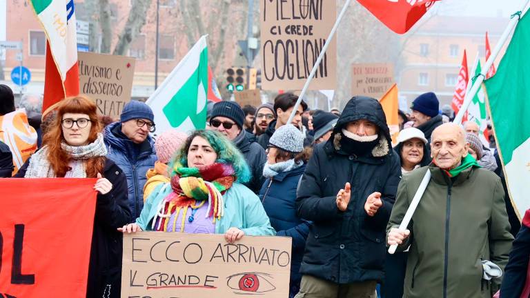 Imola, almeno 500 persone alla manifestazione contro il Ddl sicurezza del governo VIDEOGALLERY