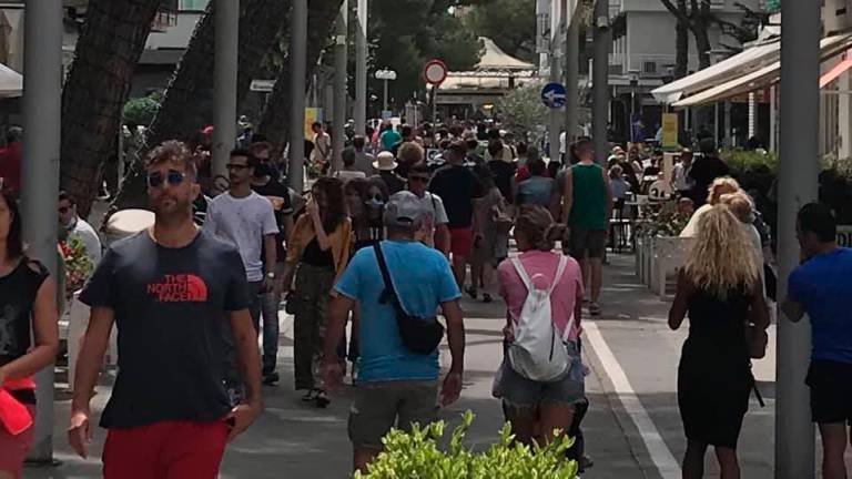 Riccione. Il comitato viale Dante: «Viabilità e decoro, attendiamo da tempo lavori strutturali»