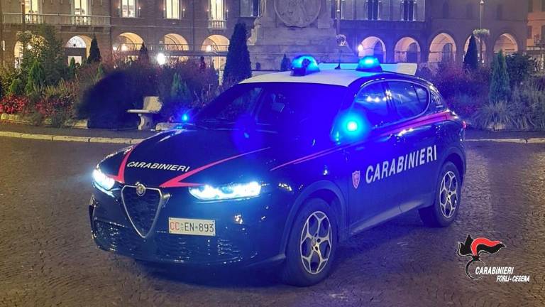 Forlì. Aggredito e rapinato in centro, tre arresti