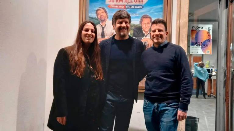 Fabio De Luigi presenta il nuovo film a casa sua