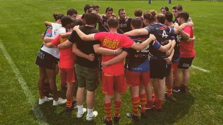 Una squadra giovanile di rugby allo stadio di Cesena