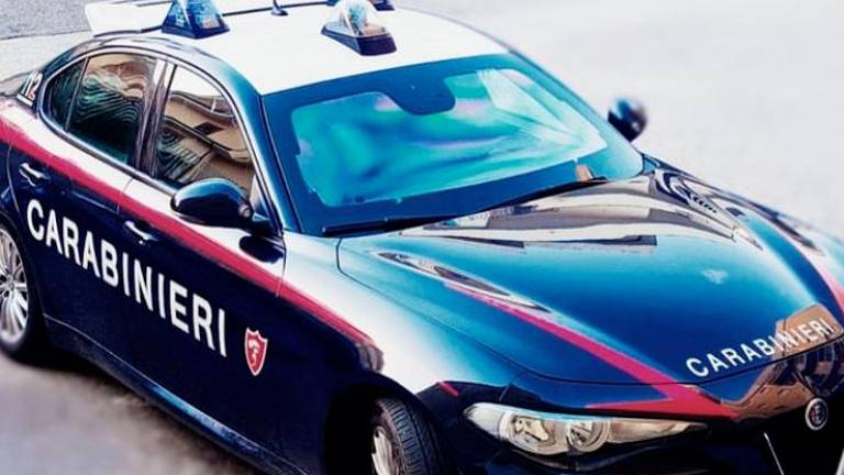 Faenza, impedisce la partenza del treno e minaccia i carabinieri: arrestato