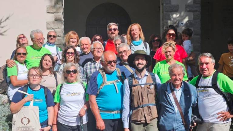 Il sindaco Cangini in cattedrale per ricevere il Testimonium e all’arrivo ieri a Sarsina