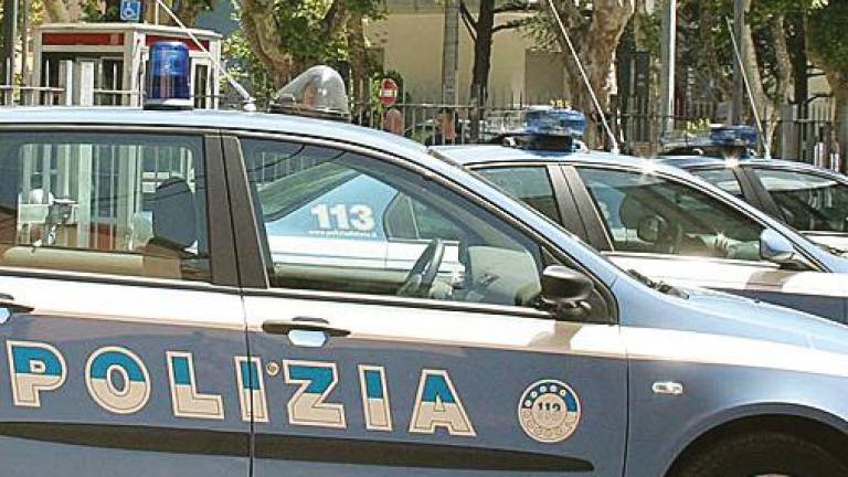 Cesenatico: controlli della polizia nei casolari ed in zona stazione