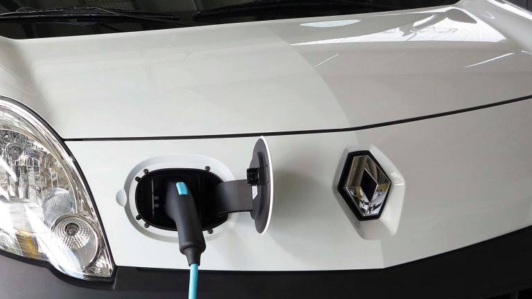 Auto elettrica, cosa frena lo sviluppo e quali sono le prospettive