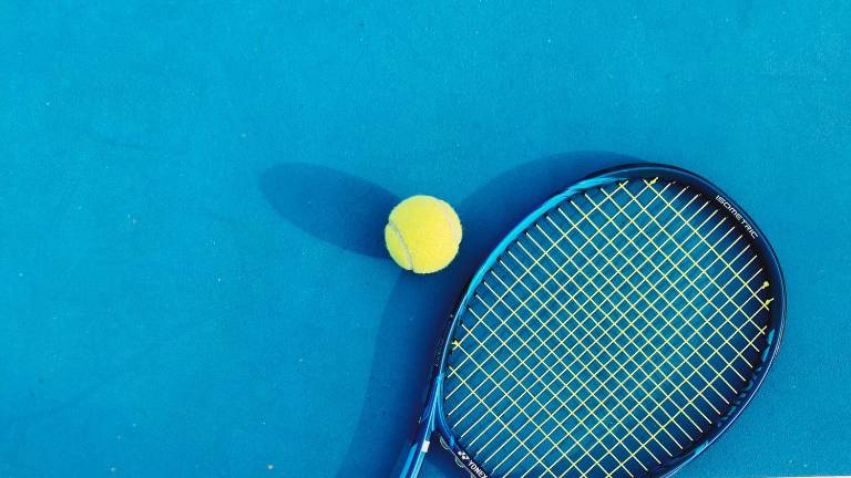 Tennis, Crescentini e Ferrari nei quarti a Riccione