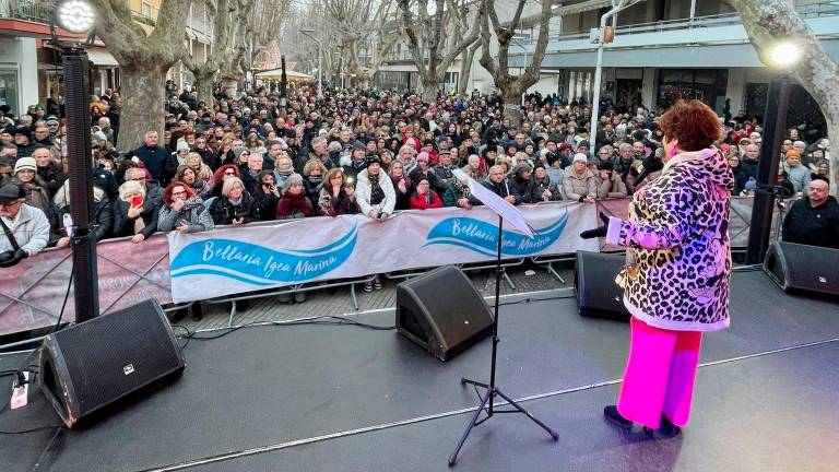 Bellaria, Orietta Berti “icona trasversale” canta per due ore davanti a 2.500 persone