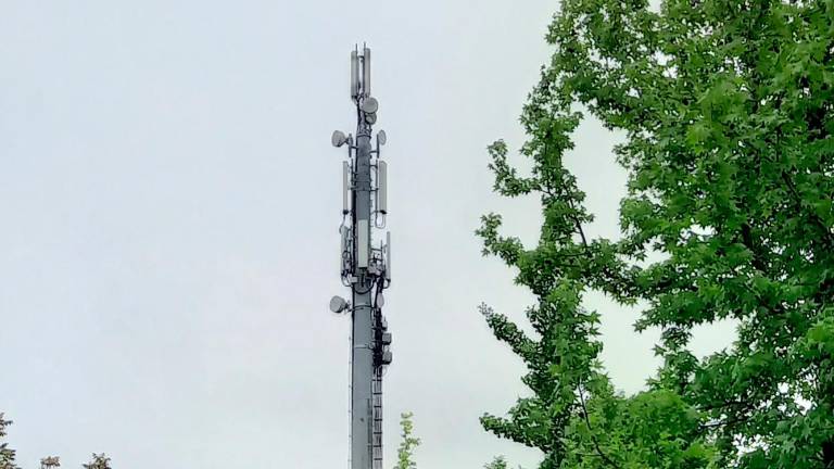 Un’antenna di telefonia mobile