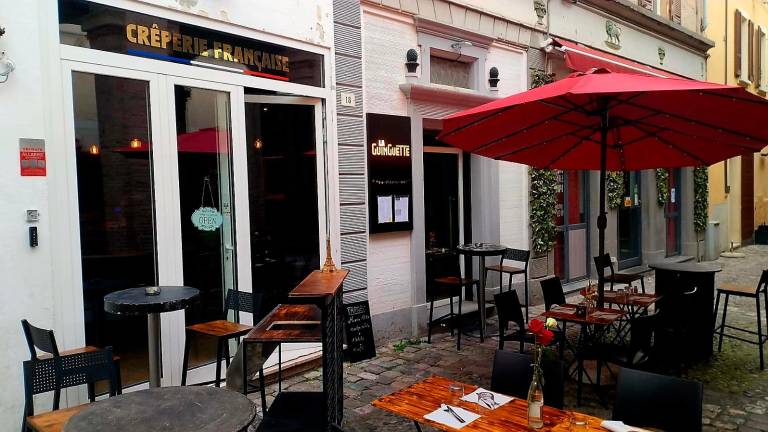 La Guinguette, nuova creperia francese che ha aperto in Vecchia pescheria; Jean Charles Blanchard ed Erika Minutoli, coppia italo francese che ha scelto Rimini per vivere e fondare il ristorante