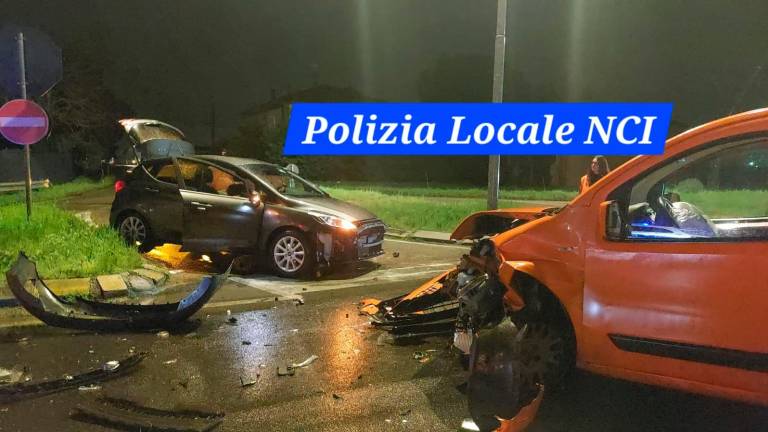 Imola, scontro in serata sulla Selice ferita una 32enne