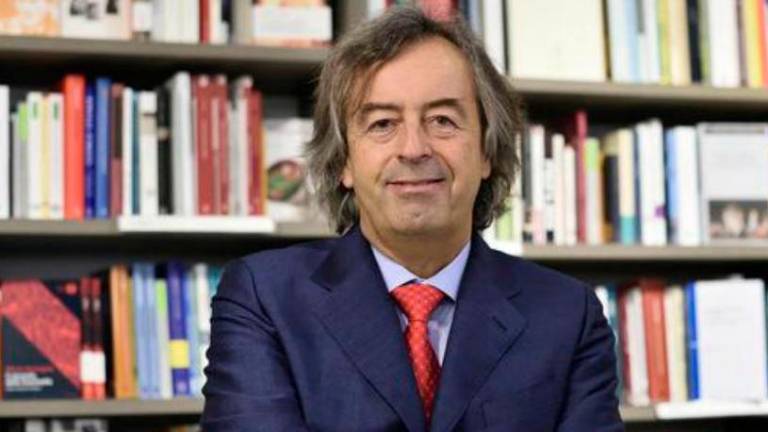 Burioni attacca la federazione dei pediatri Fimp che organizza un corso sull’omeopatia: «Vergognarsi»