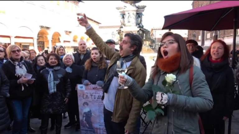 Una delle performance liriche in strada