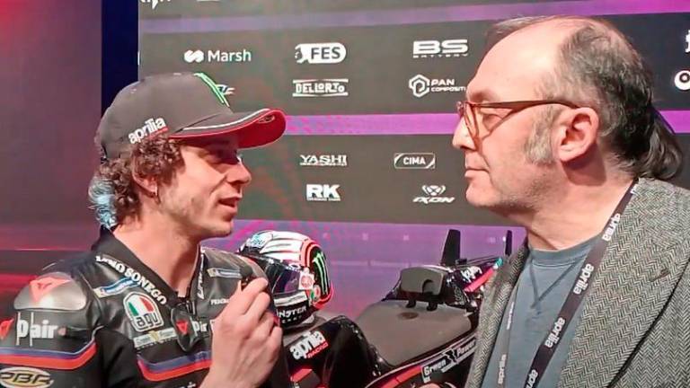 MotoGp, Bezzecchi si tuffa nel mondo Aprilia con l’ex avversario Martin: “Da piccoli era difficile gestire le rivalità, ora c’è un bel rapporto” VIDEO