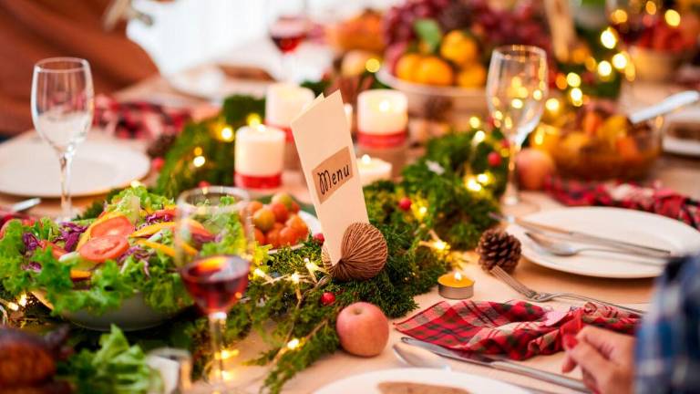 Cesena, si alza da tavola al ristorante durante il pranzo di Natale coi parenti e si butta sotto un’auto lungo la via Emilia